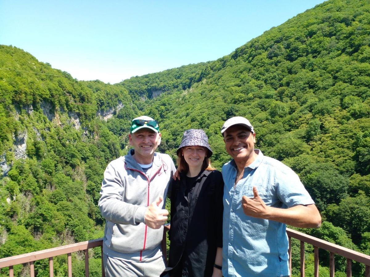 Giorgi'S Homestay Kutaisi Exteriör bild