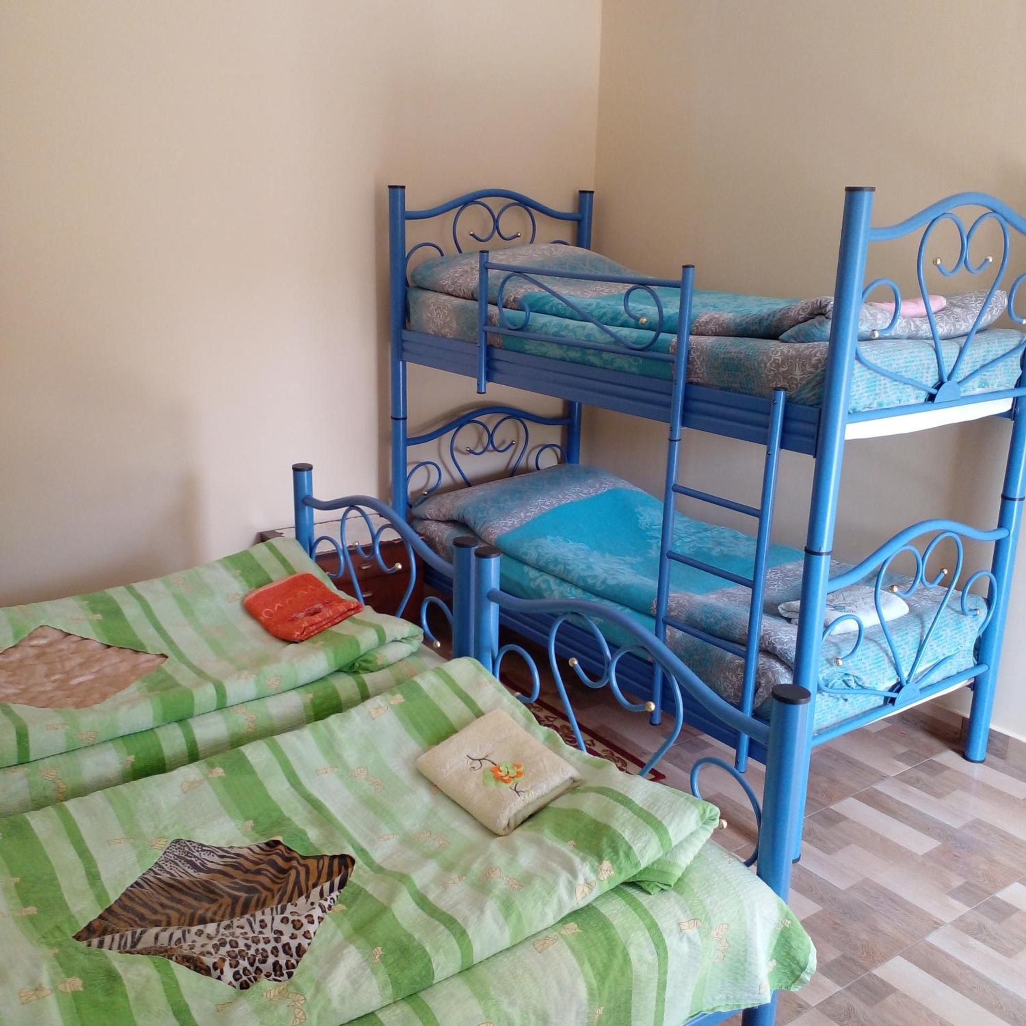 Giorgi'S Homestay Kutaisi Exteriör bild