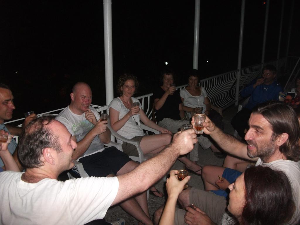 Giorgi'S Homestay Kutaisi Exteriör bild