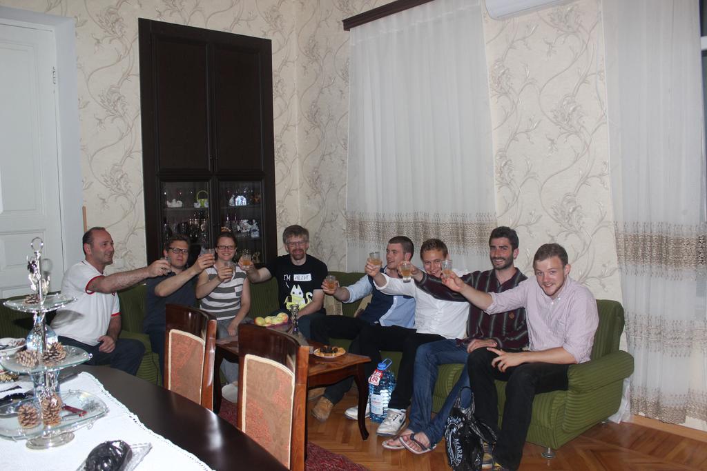 Giorgi'S Homestay Kutaisi Exteriör bild
