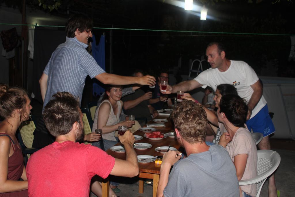 Giorgi'S Homestay Kutaisi Exteriör bild