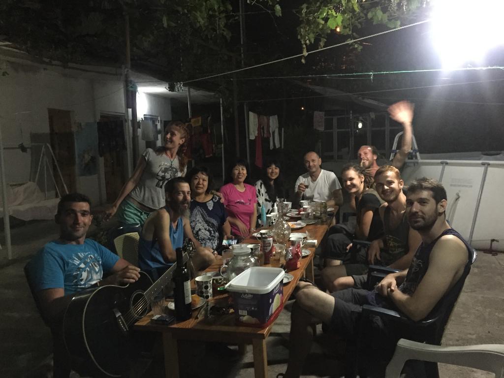 Giorgi'S Homestay Kutaisi Exteriör bild
